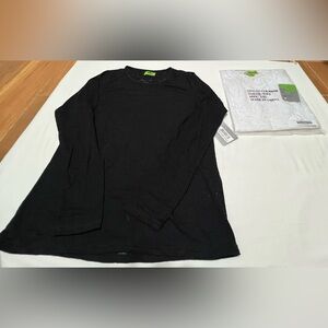 Women’s Crocs Medical Apparel Long Sleeve T Shirt 2 Pair Bundle In Black & White